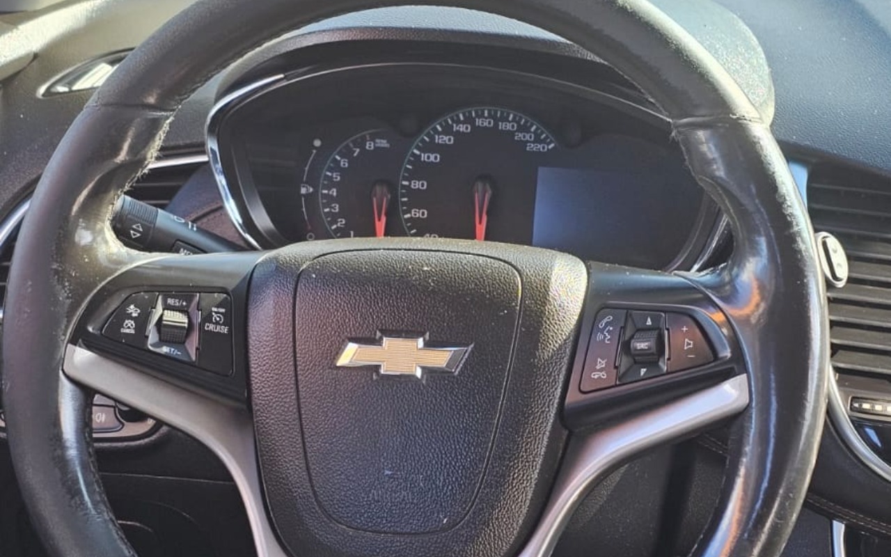 imagem-https://www.socarrao.com.br/sc-vehicle-images-prod/3498485/1787929370235-ZTRhOTE5MjEtYzdiYi00ZDZkLWI0ZGEtM2FhZmM2ZjRiMzM1LmpwZw.jpg