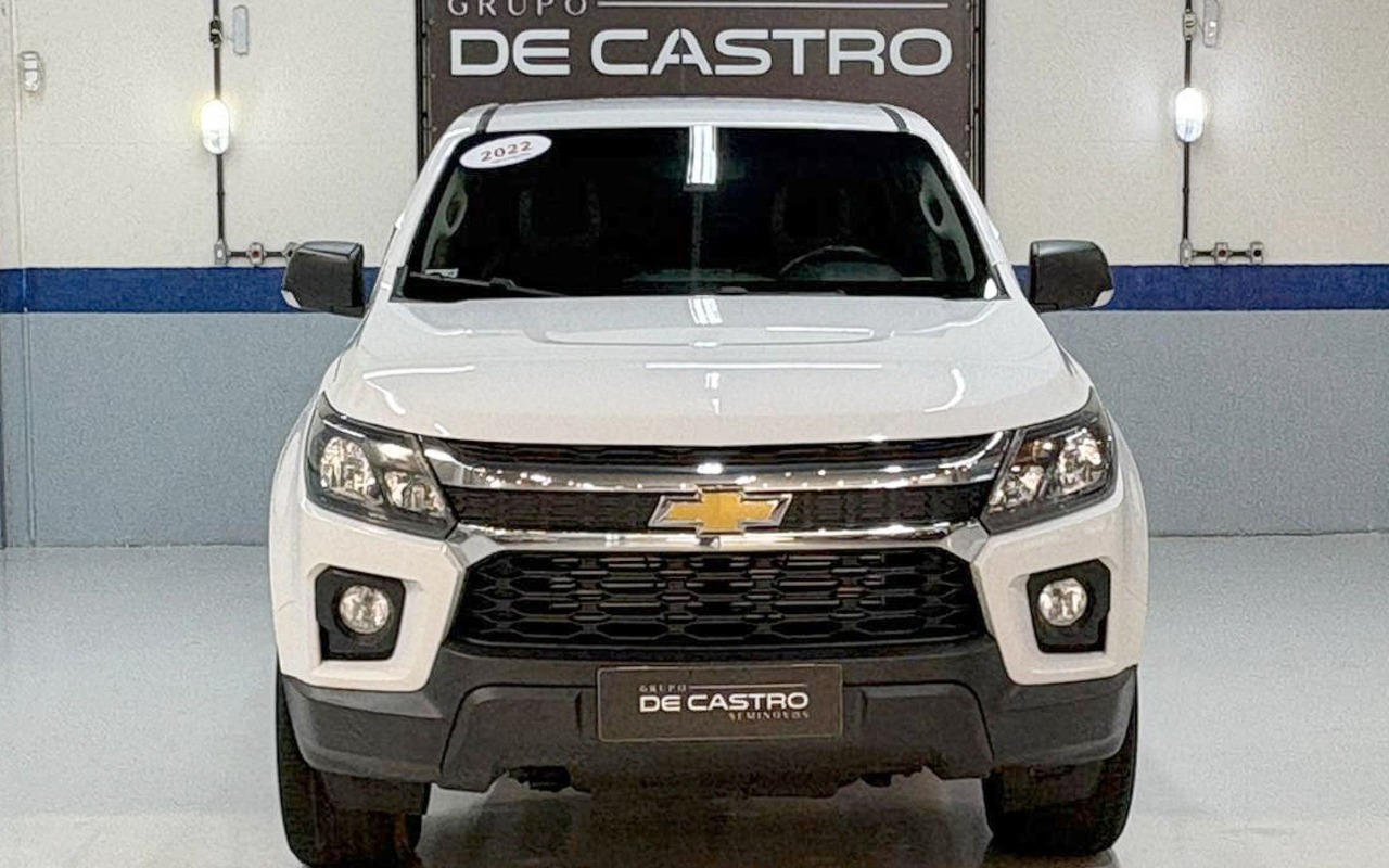 imagem-https://www.socarrao.com.br/sc-vehicle-images-prod/3498785/1787929959208-Q0hFVlJPTEVUIFMxMCBMVCAyLjggLSAyMDIyIC0gQlJBTkNPIC0gUkhMNEMzNS5qcGc.jpg