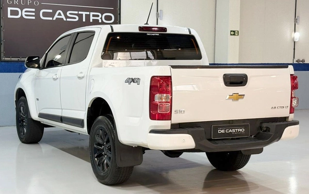 imagem-https://www.socarrao.com.br/sc-vehicle-images-prod/3498785/1787929959482-Q0hFVlJPTEVUIFMxMCBMVCAyLjggLSAyMDIyIC0gQlJBTkNPIC0gUkhMNEMzNSAoNCkuanBn.jpg