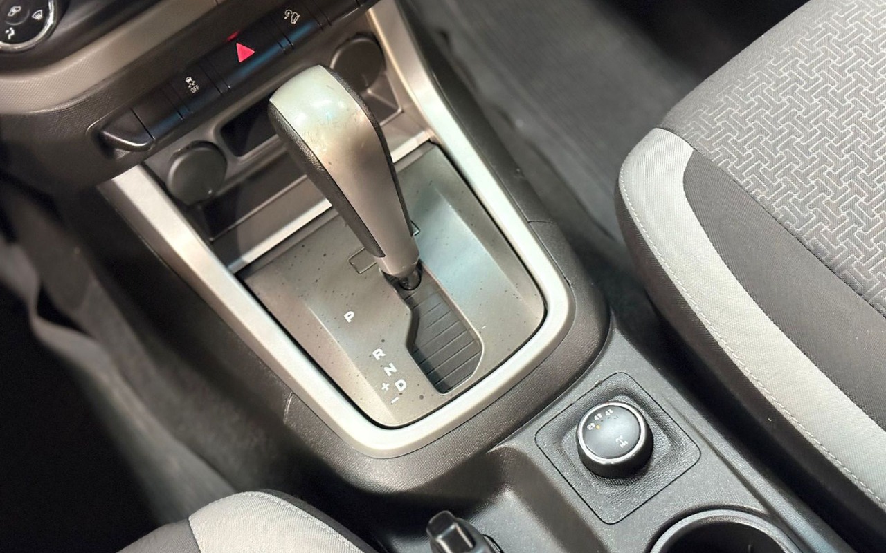 imagem-https://www.socarrao.com.br/sc-vehicle-images-prod/3498785/1787929962119-Q0hFVlJPTEVUIFMxMCBMVCAyLjggLSAyMDIyIC0gQlJBTkNPIC0gUkhMNEMzNSAoMjIpLmpwZw.jpg