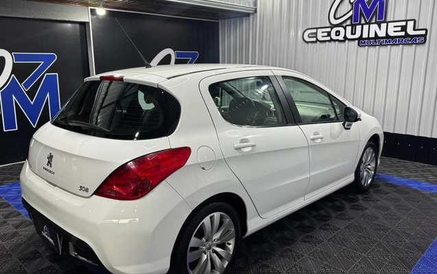 imagem-https://www.socarrao.com.br/sc-vehicle-images-prod/3498878/1787930352734-923f4e35-d550-47c6-9d58-b4331a819756.jpeg