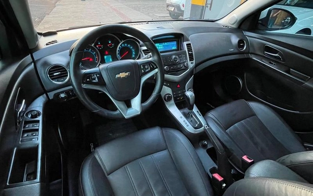 imagem-https://www.socarrao.com.br/sc-vehicle-images-prod/3498960/1788361987386-8426820_12_B_49c3d9a3e8.jpeg