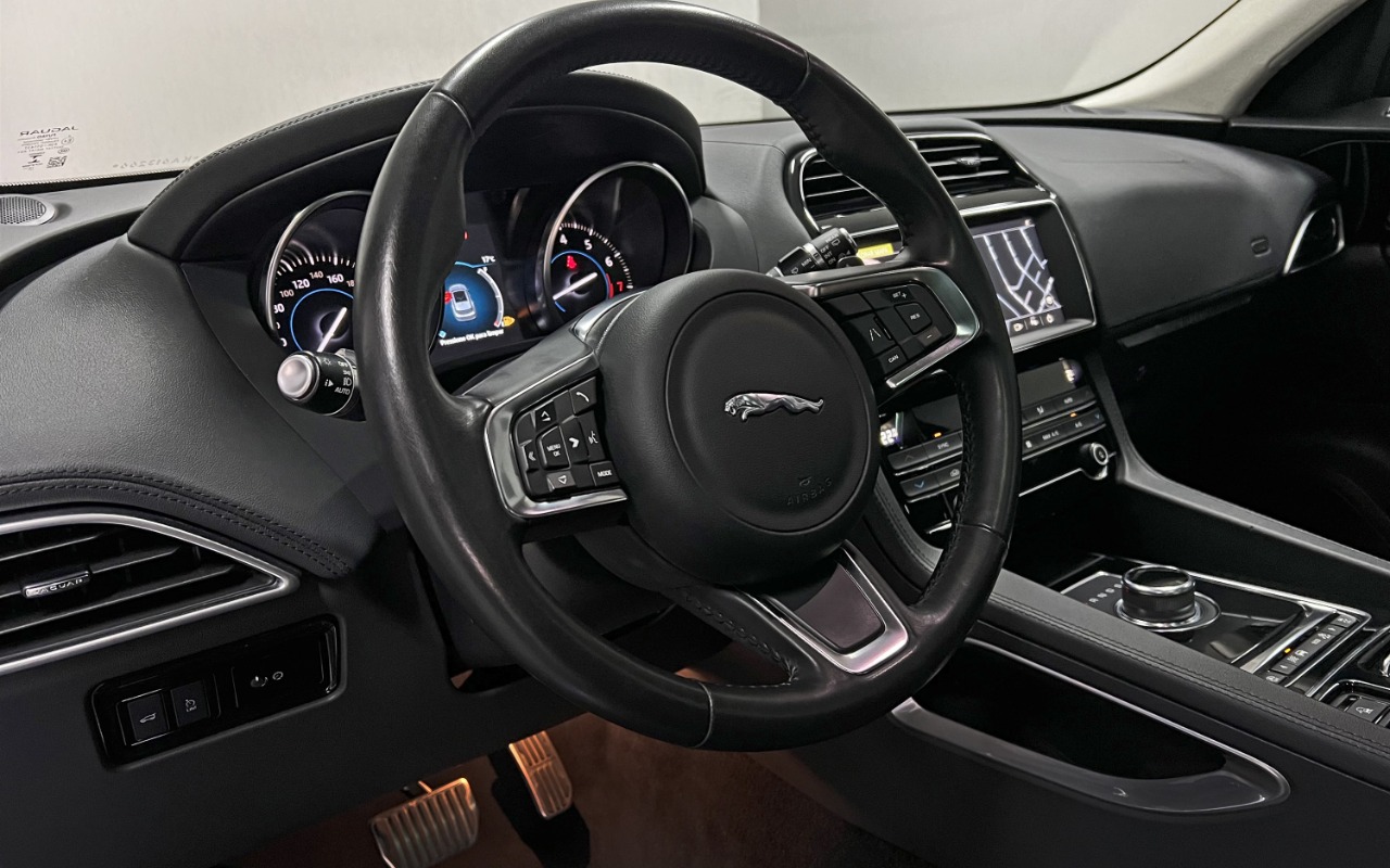 imagem-https://www.socarrao.com.br/sc-vehicle-images-prod/3499070/1787930858425-aW1hZ2UwMDAxMy5qcGc.jpg