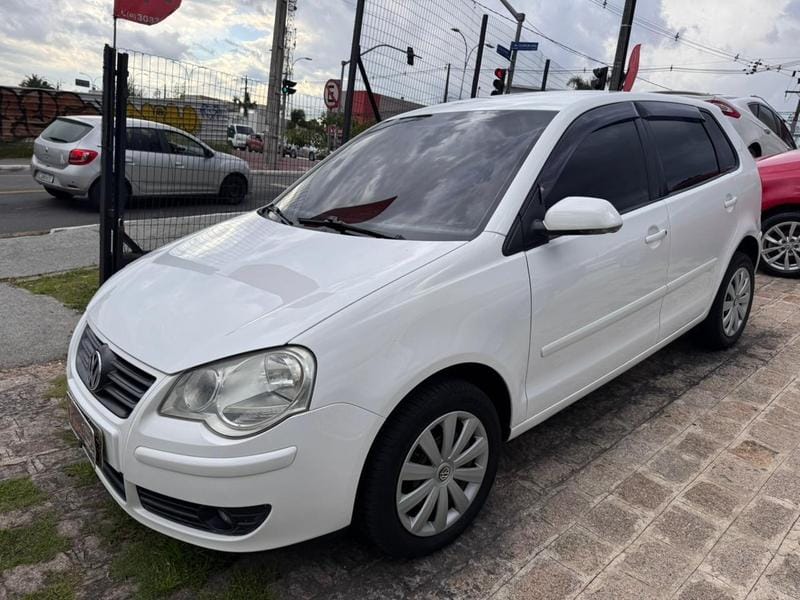 Volkswagen Polo 1.6 Mi/S.Ouro 1.6 Mi Tot.Flex 8V 5p na cor Branco em Pinhais / PR - 34991