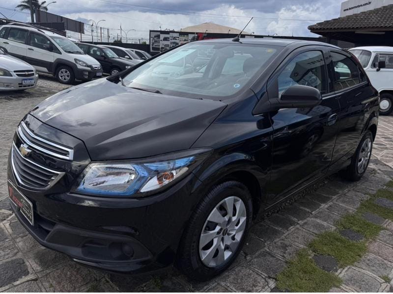 Chevrolet Onix HATCH LT 1.4 8V FlexPower 5p Mec. na cor Preto em Pinhais / PR - 34992