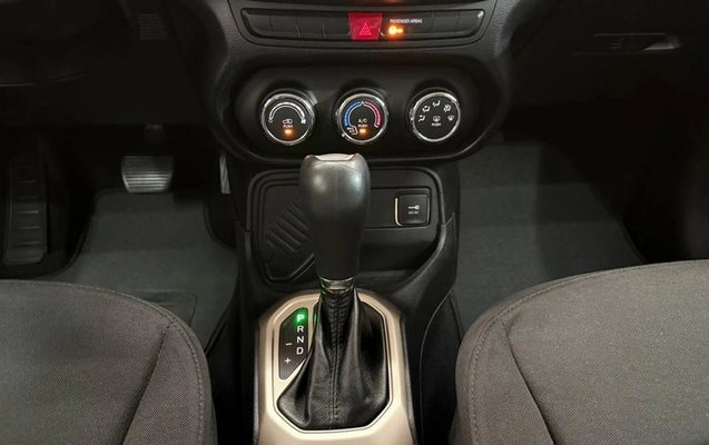 imagem-https://www.socarrao.com.br/sc-vehicle-images-prod/3499950/1788201981719-8422433_14_B_9a6159b663.jpeg