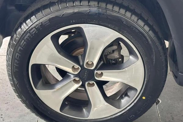 imagem-https://www.socarrao.com.br/sc-vehicle-images-prod/3500001/1788187889827-8427061_25_B_90a9b70ed3.jpeg