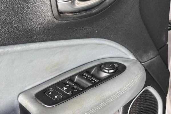imagem-https://www.socarrao.com.br/sc-vehicle-images-prod/3500001/1788187889830-8427061_27_B_bd0f977af1.jpeg