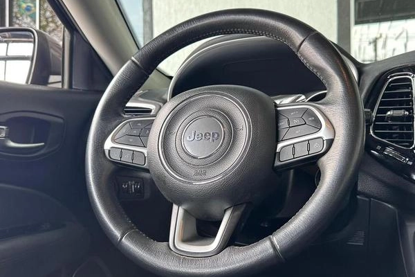 imagem-https://www.socarrao.com.br/sc-vehicle-images-prod/3500001/1788187889836-8427061_19_B_f86c41f463.jpeg