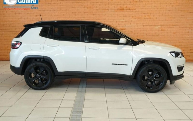 imagem-https://www.socarrao.com.br/sc-vehicle-images-prod/3500064/1789567800039-8394207_17_B_8a9c7cb2eb.jpeg