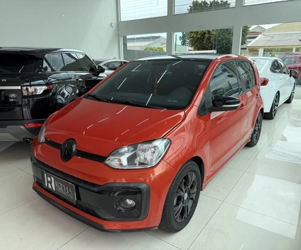 Volkswagen Up! 2018 Laranja — foto 1 de 3