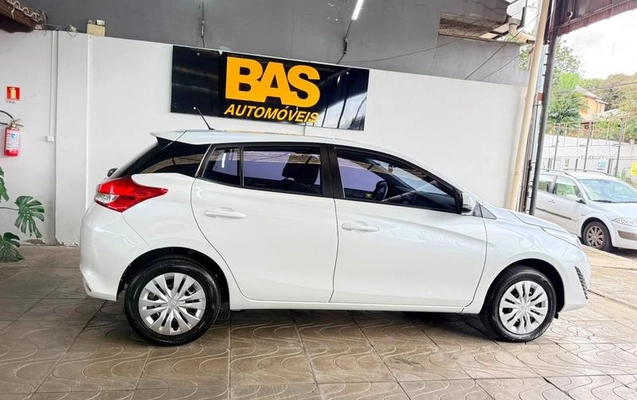 imagem-https://www.socarrao.com.br/sc-vehicle-images-prod/3500929/1789225896772-8188269_0_B_859c955f1c.jpeg