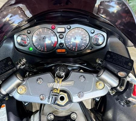imagem-https://www.socarrao.com.br/sc-vehicle-images-prod/3500930/1787935206092-8201994_0_B_de9b053065.jpeg
