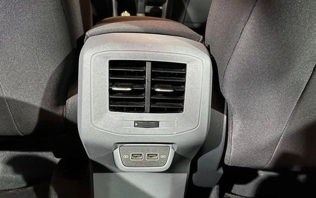 imagem-https://www.socarrao.com.br/sc-vehicle-images-prod/3500960/1788472886818-8394407_8_B_8e19b480ba.jpeg