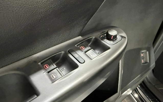 imagem-https://www.socarrao.com.br/sc-vehicle-images-prod/3501496/1787936218128-vehicle_image_1787936190_35e3f156c0efb477d3b8464636c766d7.jpeg