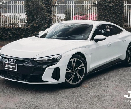 Audi E-Tron (Elétrico) 2024 Cinza — foto 1 de 3
