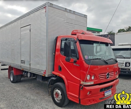 Mercedes-Benz Accelo 915C 2p (diesel) 2011 Vermelho — foto 1 de 3