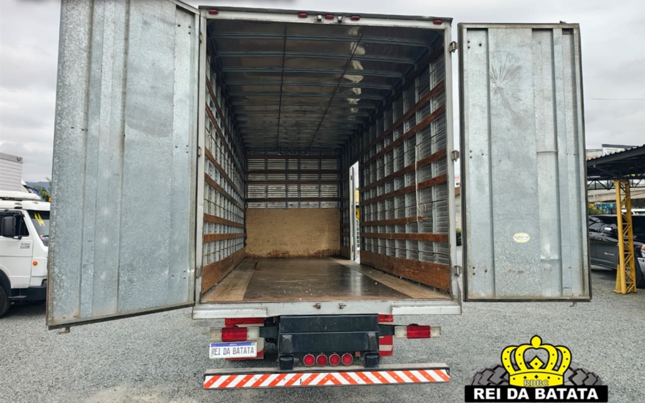 imagem-https://www.socarrao.com.br/sc-vehicle-images-prod/3501884/1787937294409-MTAuanBn.jpg