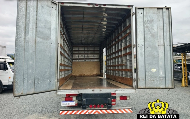 imagem-https://www.socarrao.com.br/sc-vehicle-images-prod/3501884/1787937294409-MTAuanBn.jpg