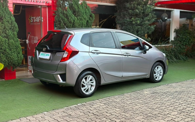 imagem-https://www.socarrao.com.br/sc-vehicle-images-prod/3502085/1787938363926-f78bb9bc-8d3c-4dde-b8ea-11cf892af437.jpg
