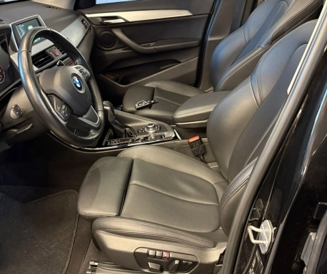 imagem-https://www.socarrao.com.br/sc-vehicle-images-prod/3502113/1787938920704-zBLle2KM9LS0gmn9rn2Xf1aN9DKr2SCB.jpg