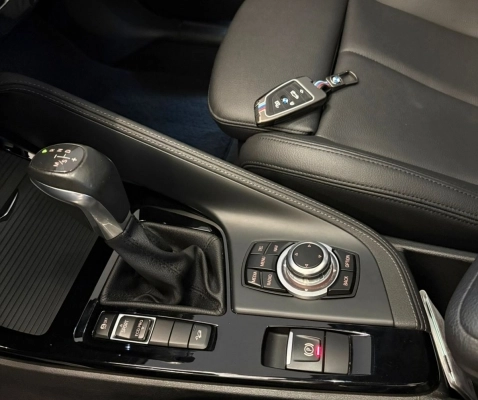 imagem-https://www.socarrao.com.br/sc-vehicle-images-prod/3502113/1787938920707-n5m5BIXcUqNyFPEzwpxmGKKI8cHQjcae.jpg