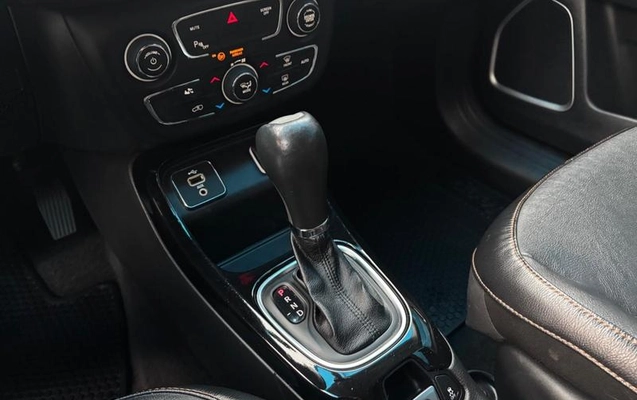 imagem-https://www.socarrao.com.br/sc-vehicle-images-prod/3502508/1789401523967-8410881_15_B_a582ad7de9.jpeg