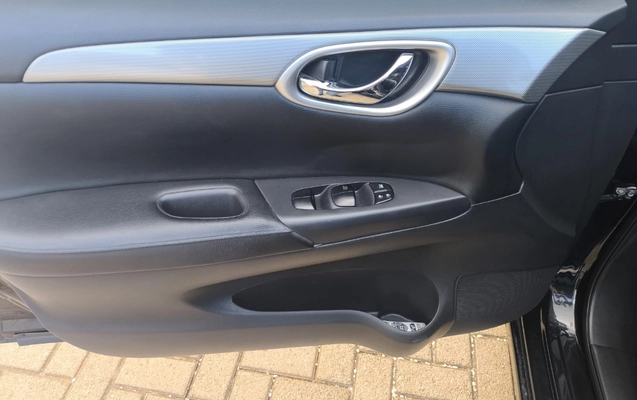 imagem-https://www.socarrao.com.br/sc-vehicle-images-prod/3502513/1787939961392-NzgxMmE5Y2YtYTljOC00YTE0LTgzNWMtYWNjMGZjYTU3NGY1LmpwZw.jpg