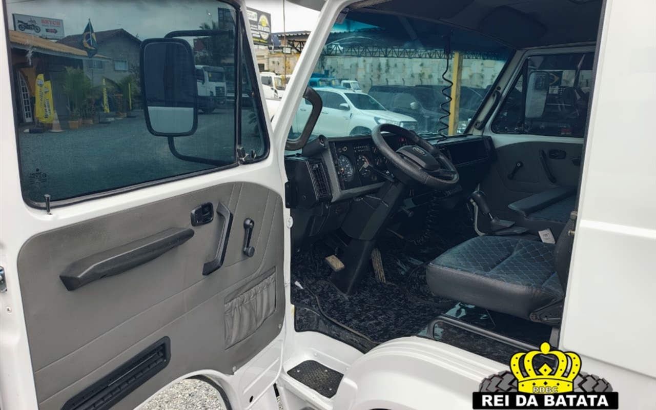 imagem-https://www.socarrao.com.br/sc-vehicle-images-prod/3502667/1787941257996-Ni5qcGc.jpg