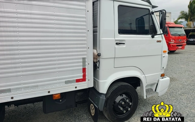 imagem-https://www.socarrao.com.br/sc-vehicle-images-prod/3502667/1787941258570-MTEuanBn.jpg