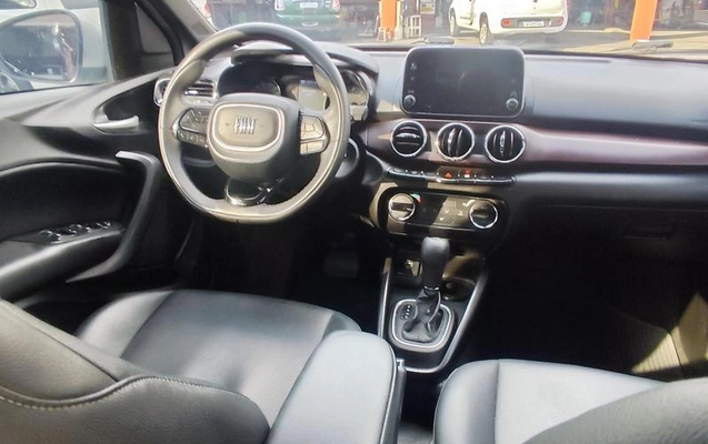 imagem-https://www.socarrao.com.br/sc-vehicle-images-prod/3502759/1789393208405-8427068_0_B_767101cc86.jpeg