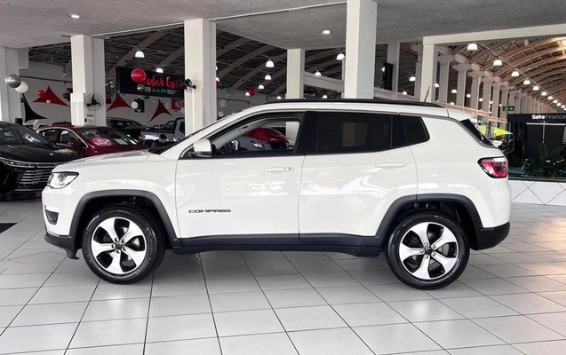 imagem-https://www.socarrao.com.br/sc-vehicle-images-prod/3502902/1789333112329-8416834_14_B_622cabbc1f.jpeg