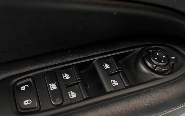 imagem-https://www.socarrao.com.br/sc-vehicle-images-prod/3502902/1789333112340-8416834_10_B_805a65ecd8.jpeg