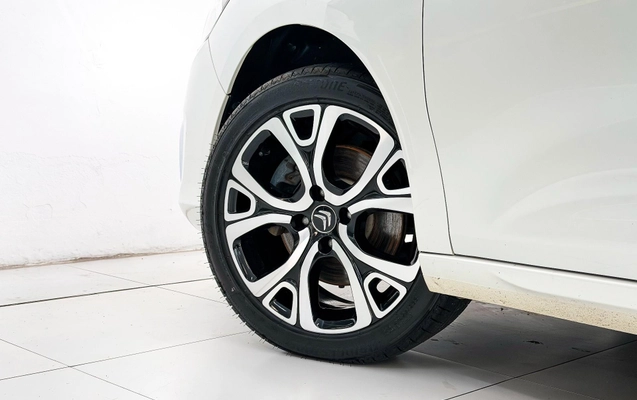 imagem-https://www.socarrao.com.br/sc-vehicle-images-prod/3503879/1787944208979-d39e3fbbf5484186bd331df78af2d4fc_1787944197197.jpg