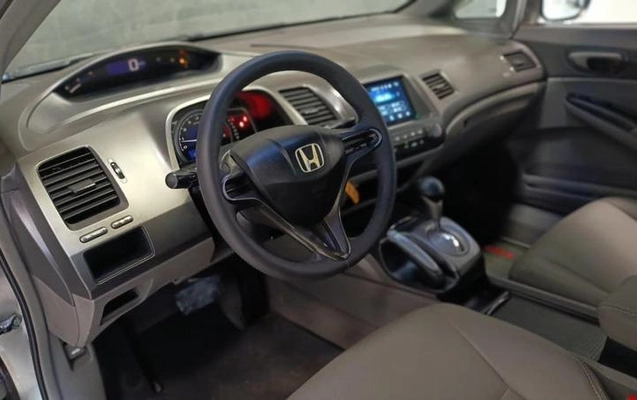 imagem-https://www.socarrao.com.br/sc-vehicle-images-prod/3503898/1789253970501-8078786_13_B_d1632f948f.jpeg