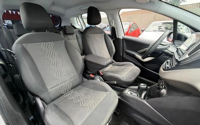 imagem-https://www.socarrao.com.br/sc-vehicle-images-prod/3503900/1789664488330-8425987_7_B_fb86893f71.jpeg