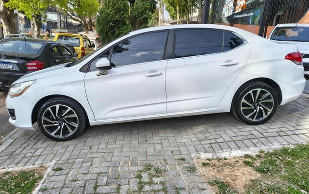 imagem-https://www.socarrao.com.br/sc-vehicle-images-prod/3503906/1787947468787-8424477_4_B_683940ffc1.jpeg