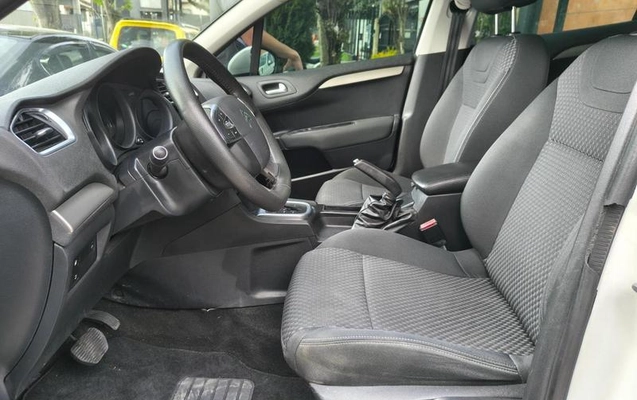 imagem-https://www.socarrao.com.br/sc-vehicle-images-prod/3503906/1787947468789-8424477_11_B_d74b3a8729.jpeg