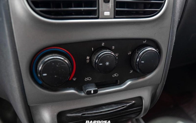 imagem-https://www.socarrao.com.br/sc-vehicle-images-prod/3503991/1787944799952-8411077_13_B_1a353b8773.jpeg