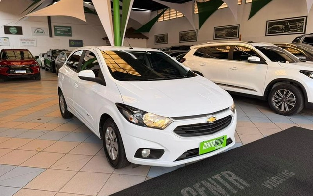 imagem-https://www.socarrao.com.br/sc-vehicle-images-prod/3504055/1789670079426-8386793_8_B_e7bda4798c.jpeg