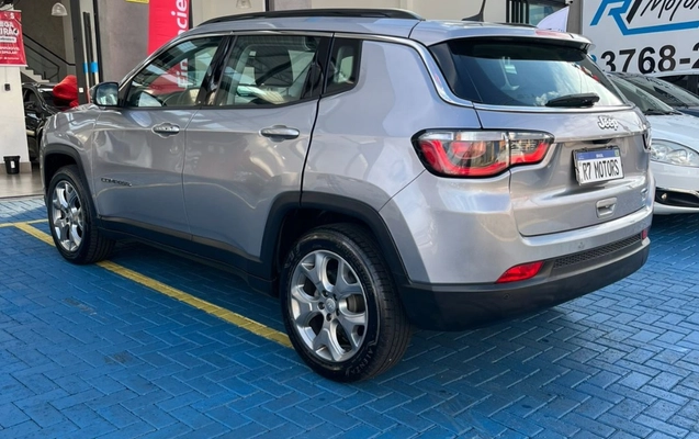 imagem-https://www.socarrao.com.br/sc-vehicle-images-prod/3504108/1787944888153-17.jpg
