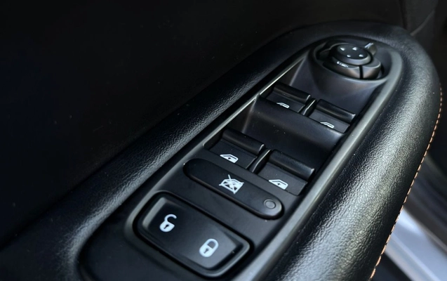 imagem-https://www.socarrao.com.br/sc-vehicle-images-prod/3504108/1787944888161-6.jpg