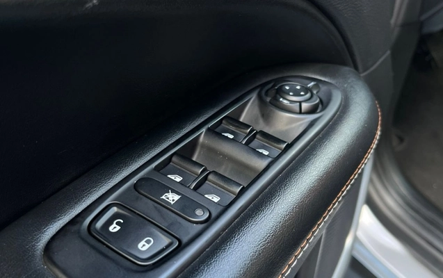imagem-https://www.socarrao.com.br/sc-vehicle-images-prod/3504108/1787944888169-14.jpg
