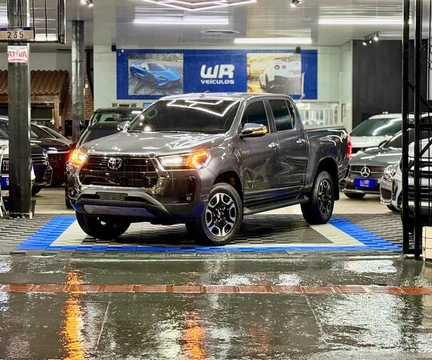 Toyota Hilux 2026 Cinza — foto 1 de 3