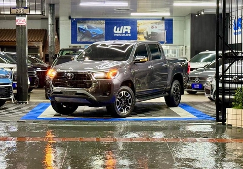 Toyota Hilux 2026 Cinza — foto 1 de 3