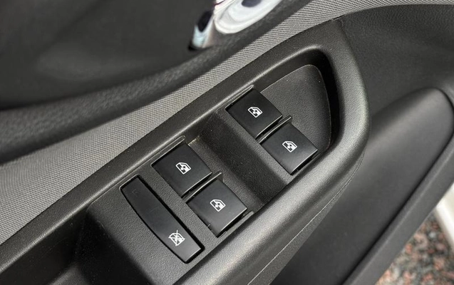 imagem-https://www.socarrao.com.br/sc-vehicle-images-prod/3505002/1789175185987-8404371_5_B_648b2f3e92.jpeg