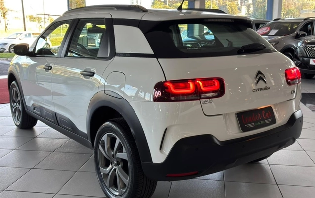 imagem-https://www.socarrao.com.br/sc-vehicle-images-prod/3505134/1787947527339-4_050511.jpg
