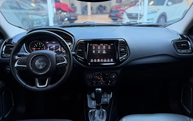 imagem-https://www.socarrao.com.br/sc-vehicle-images-prod/3505209/1787947618737-cab932b7-e26b-400c-be94-be7f3c3a6209.jpg