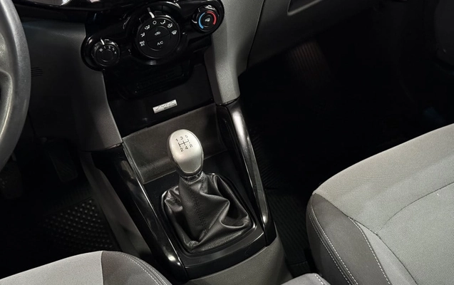 imagem-https://www.socarrao.com.br/sc-vehicle-images-prod/3505282/1787948188025-vehicle_image_1787947926_8f710e3dffbc4d4fcd41765852611732.jpeg