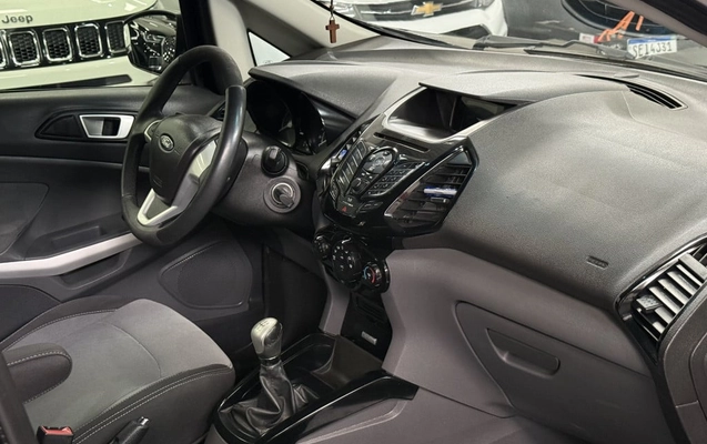 imagem-https://www.socarrao.com.br/sc-vehicle-images-prod/3505282/1787948188027-vehicle_image_1787947929_3492a05372452b1ca06dd41a23f54200.jpeg